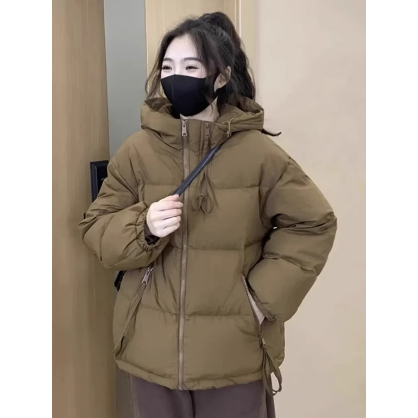 波司登时尚轻薄羽绒服女士短款2023年新款秋冬季韩版连帽宽松面包