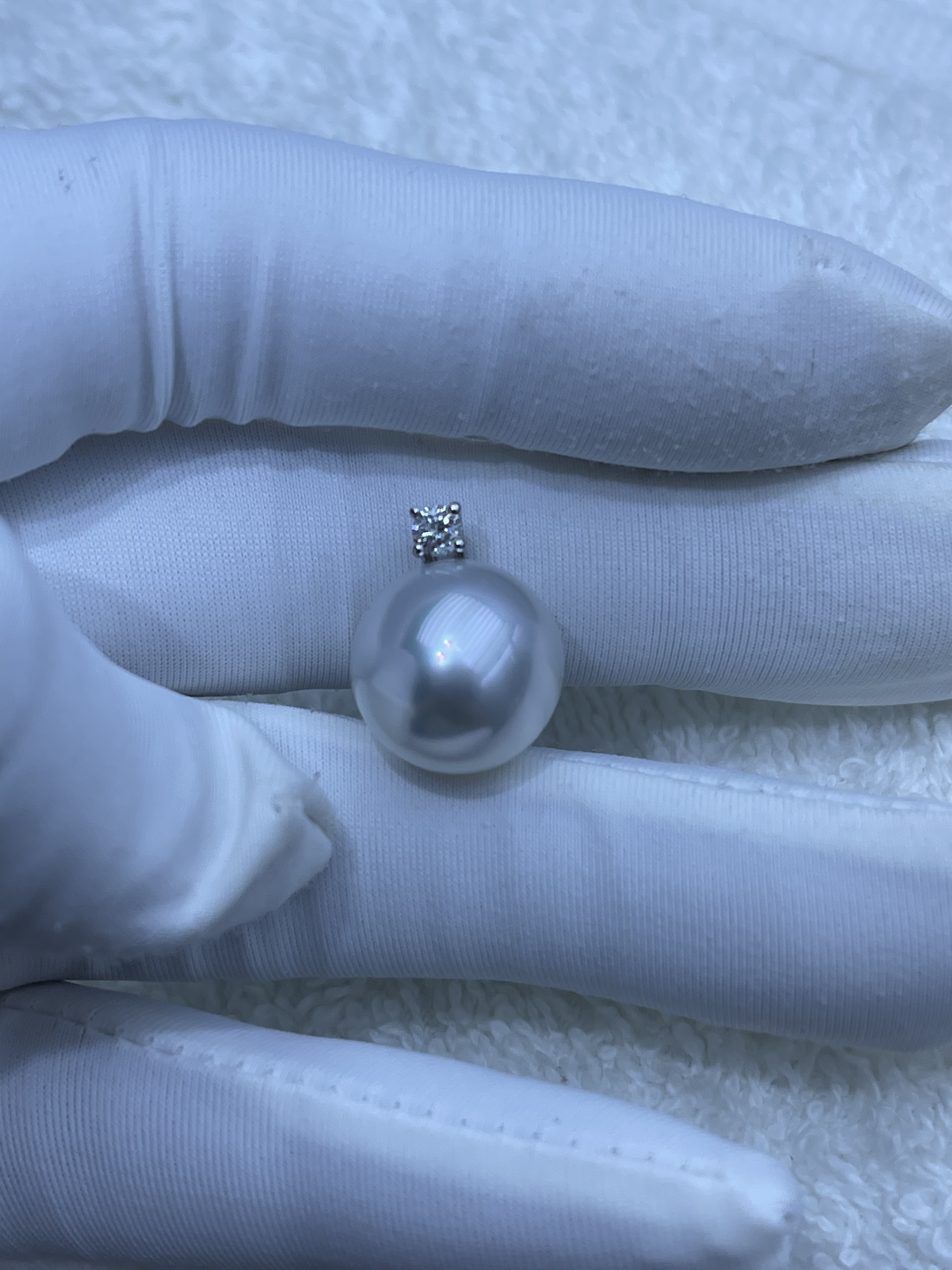 18K金钻石海水珍珠吊坠澳白