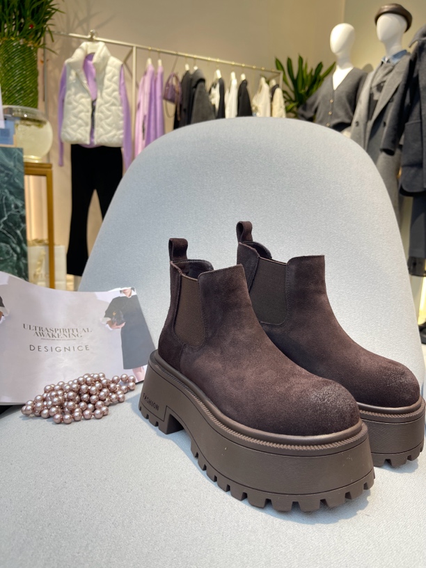 2024秋季新款短靴女磨砂真皮一脚蹬松糕厚底增高马丁靴烟筒靴