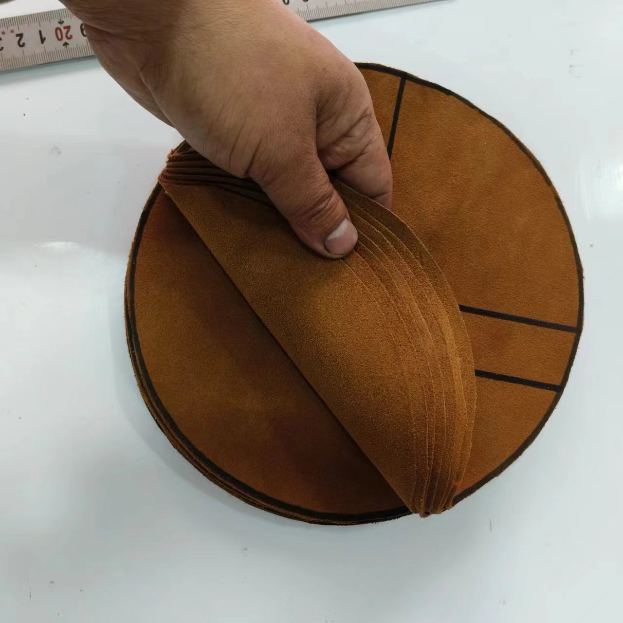 大号手工抛光牛皮轮，出锋芒，镜面