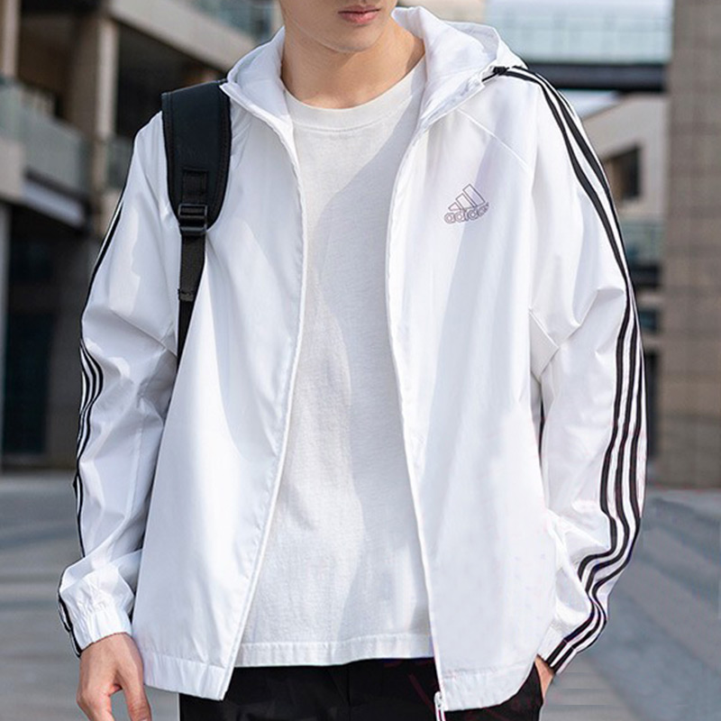 Adidas外套~~男秋新款运动休闲服轻薄透气速干连帽夹克HE4318