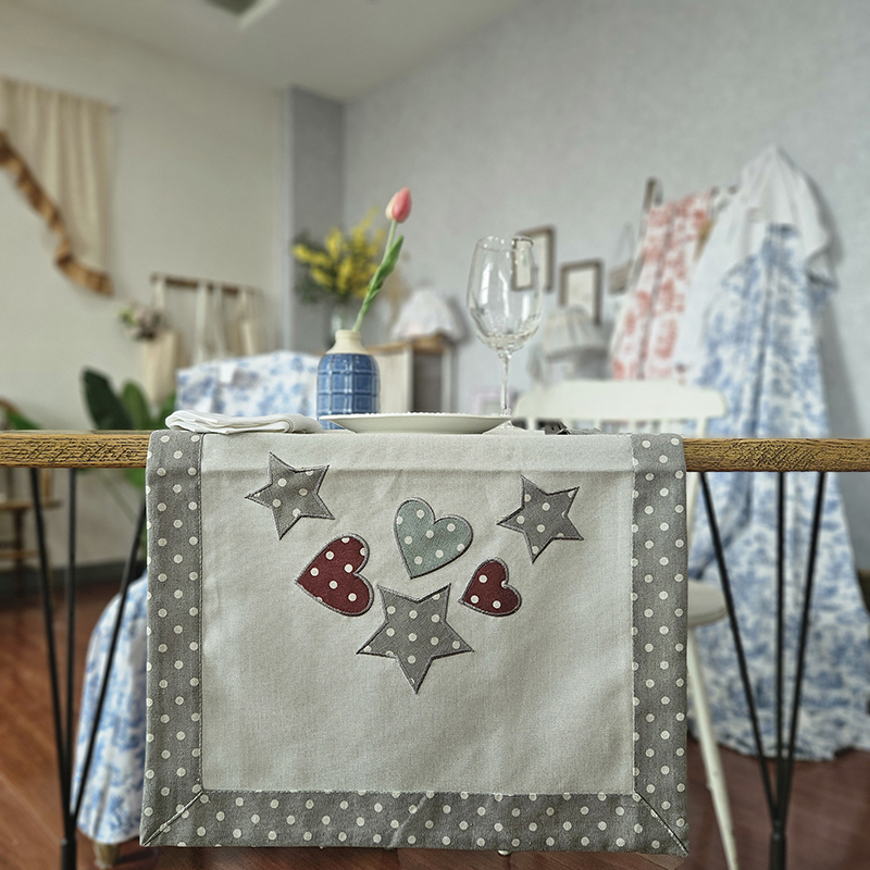 LY2499北欧外贸波点爱心星星贴布绣现代风桌旗斗柜盖巾
