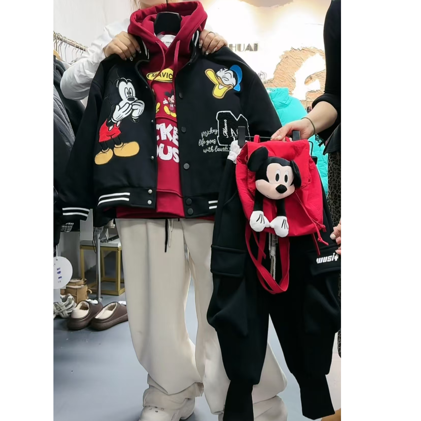 吾2024【Y】12月9日 儿童时尚潮酷黑色加厚米奇棉外套2927-