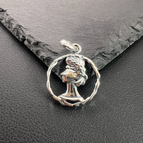 吊坠925银 女王圆牌吊坠 手工时尚复古小众挂坠个性项坠素款坠