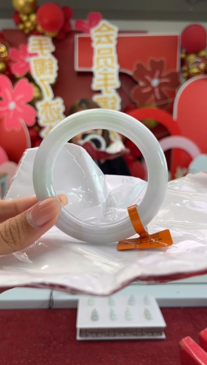 【闪购商品】翡翠手镯未镶嵌27手镯