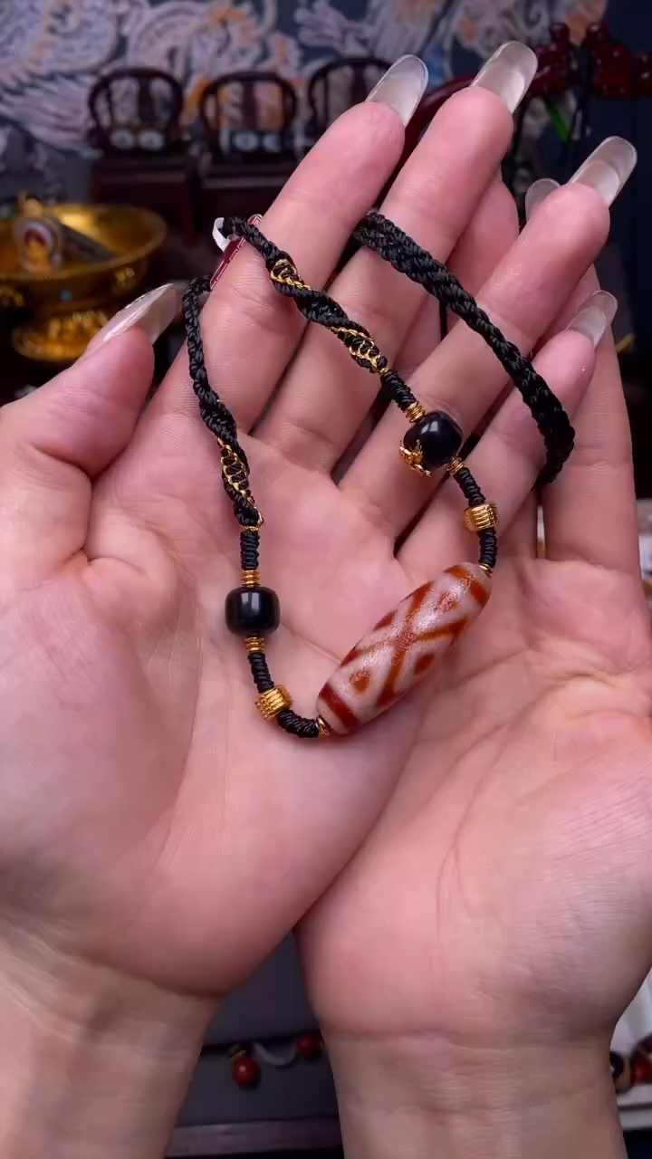 【闪购商品】玛瑙/玉髓颈饰银S925镀金镶嵌红肉金刚三六九锁骨链