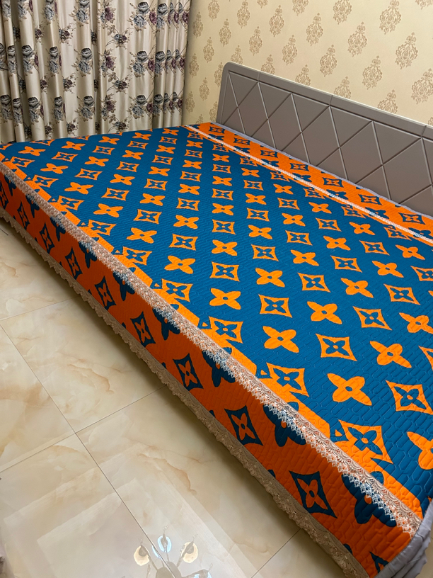 高端四季通用双面榻榻米床盖（四叶草）花边款夹棉加厚