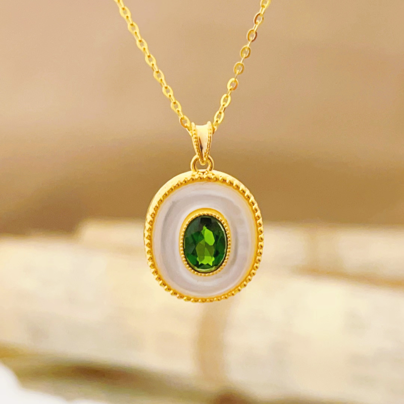 G1625 18K金透辉石贝母圆牌吊坠椭圆