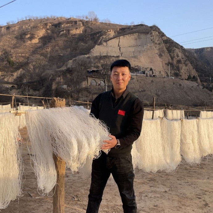 王磊子正宗陕北清涧粉条 职业舞蹈演员返乡创业卖土豆粉条土特产