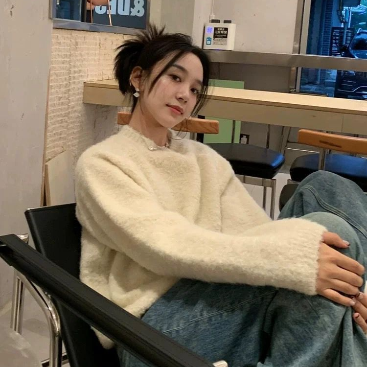 T2163 冬季氛围感软乎乎白色圈圈毛温柔宽松毛衣