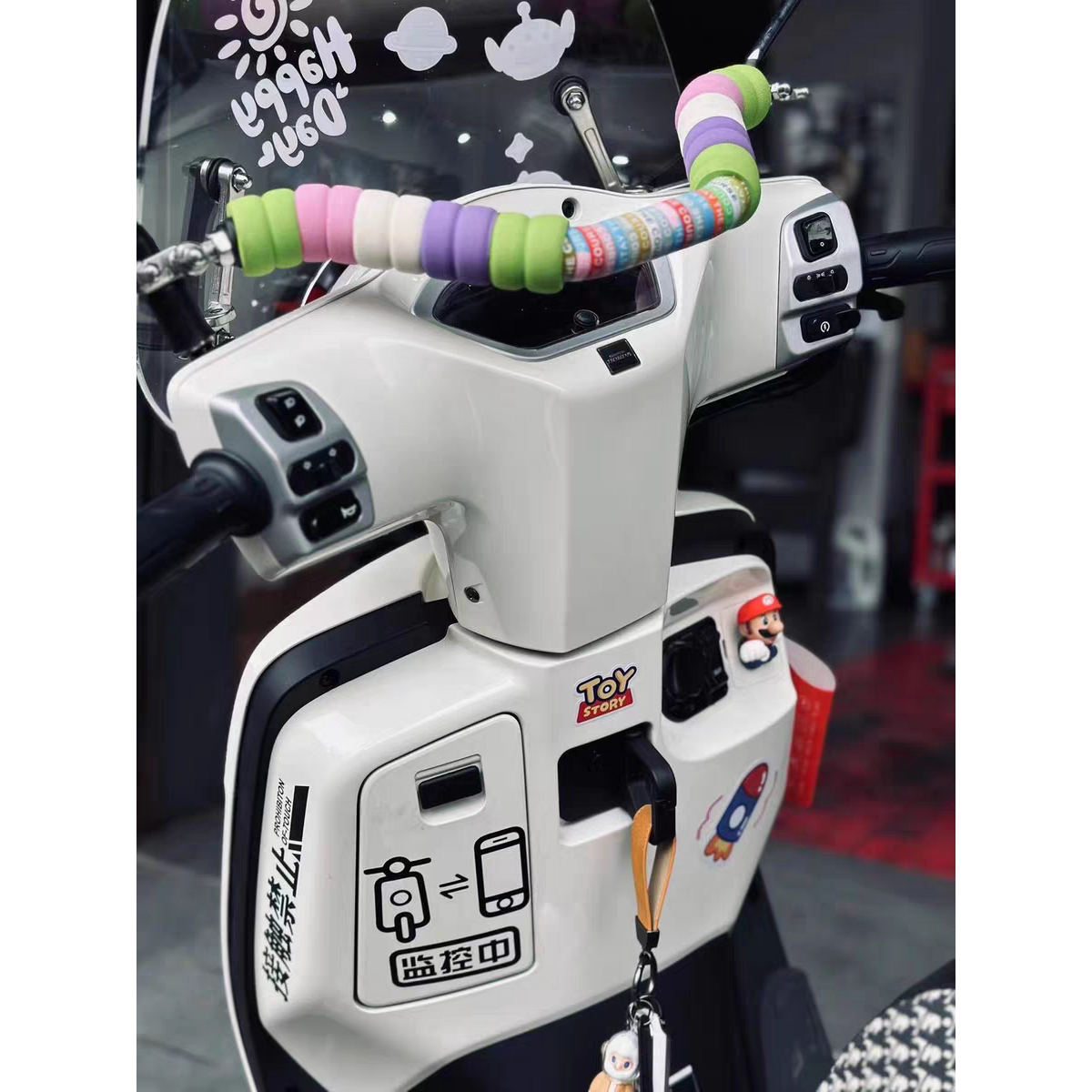 适用本田ns125la车头改装贴纸立体马里反光踏板机车电瓶车装饰画