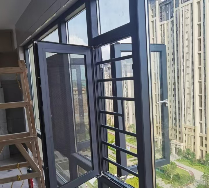 伟昌互联网门窗劲爆90系列1.4壁厚 平开窗源头工厂直营批发 半包