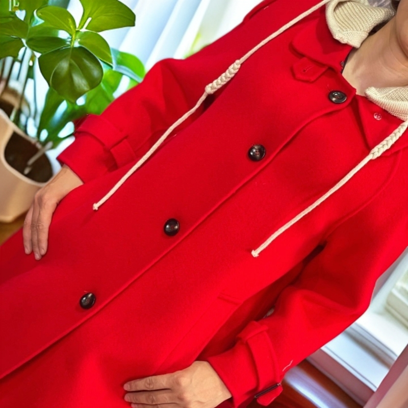 适合气质高雅的双面绒大衣