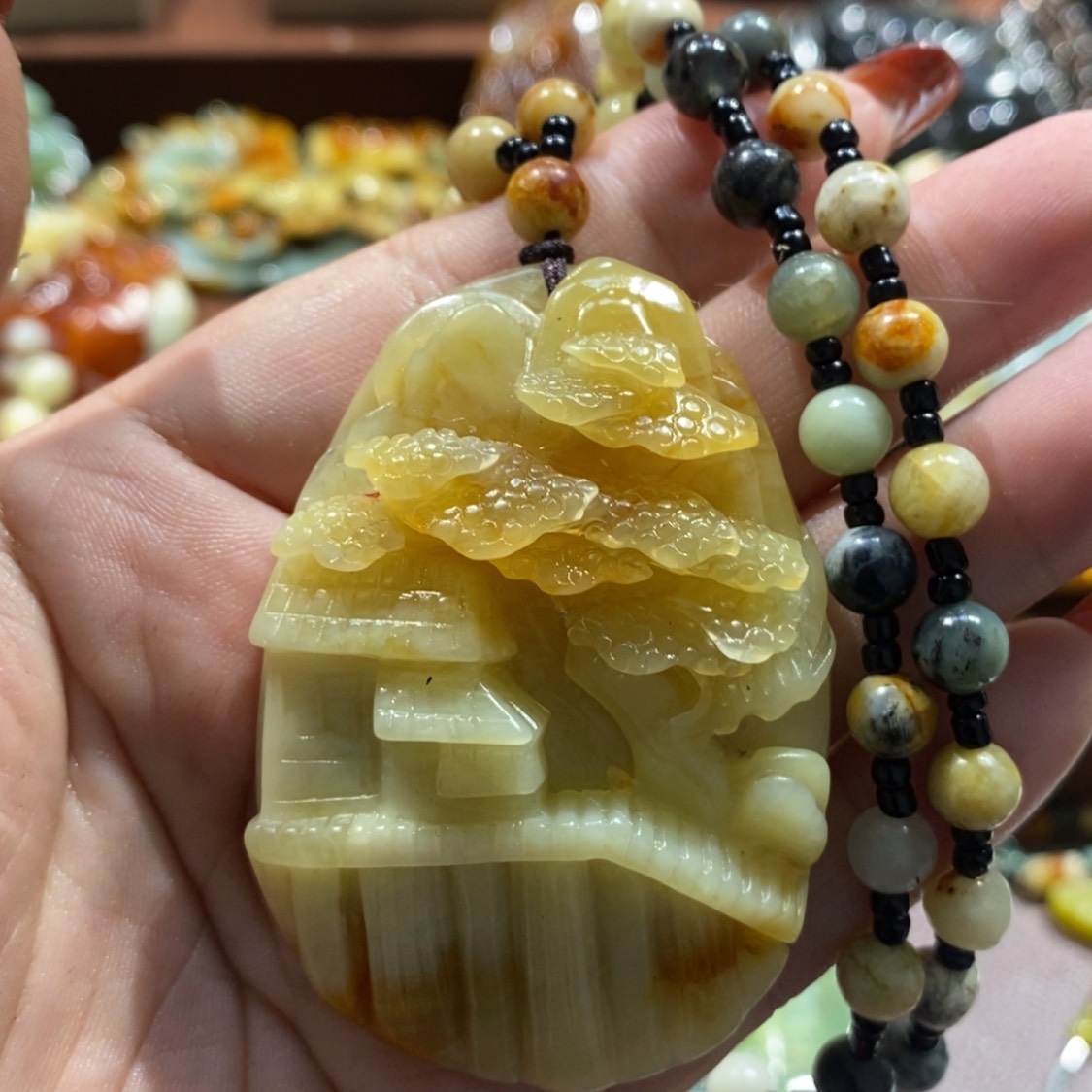 【闪购商品】蛇纹石玉颈饰未镶嵌