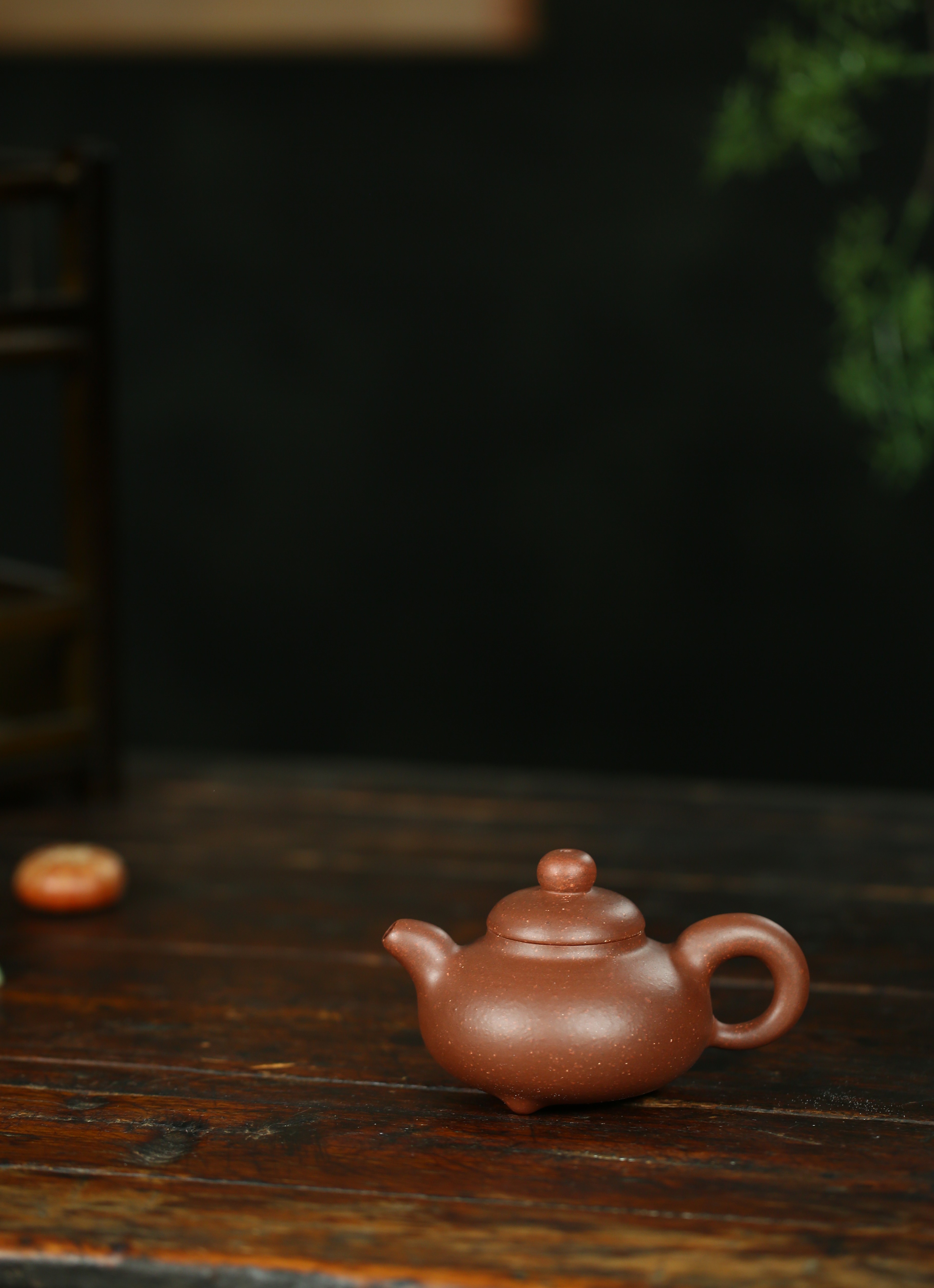 丰韵 ，容量160CC，选用30目共生矿全手工制作。紫砂壶