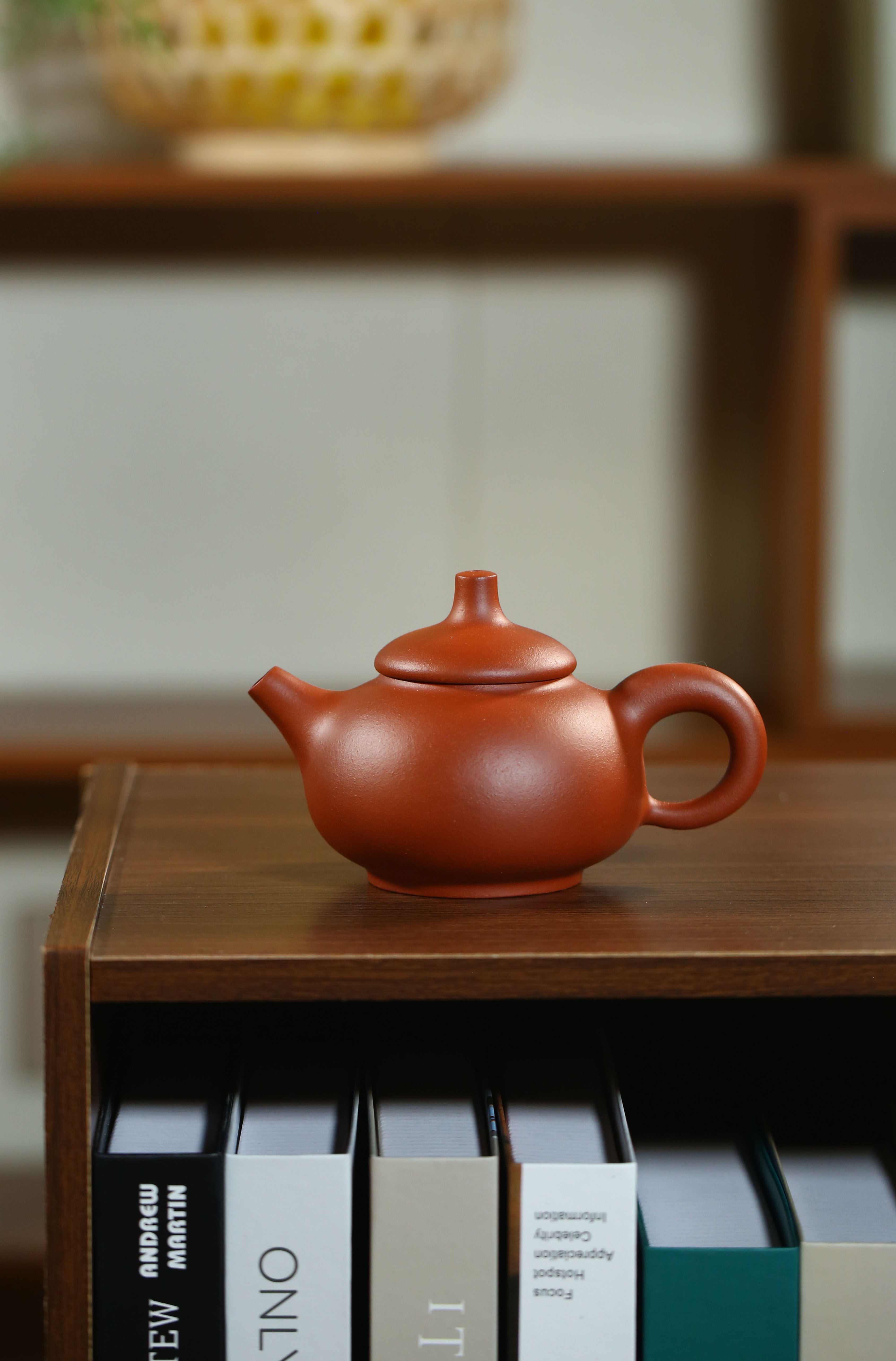 吉鼎，容量250cc，选用原矿小煤窑红泥手工制作。