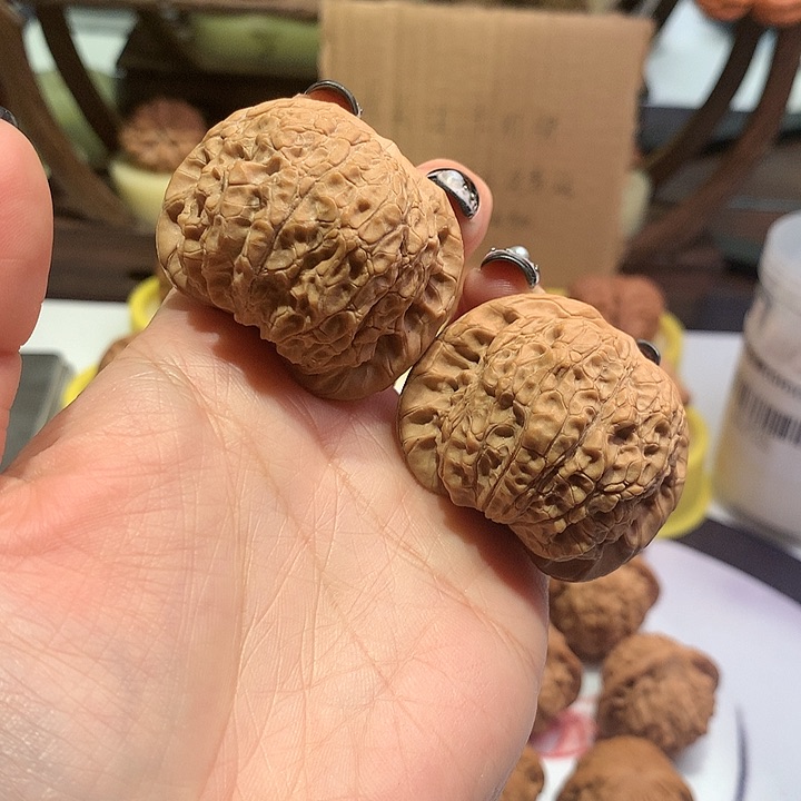 文玩核桃手串血麒麟3号