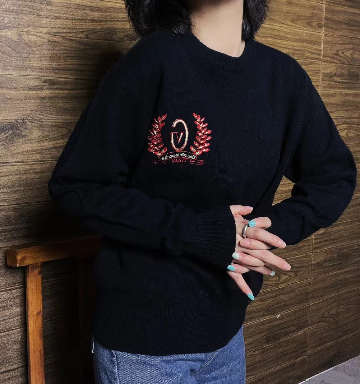 95新 Valentino/华伦天奴 送中检/华伦天奴黑色微章毛衣