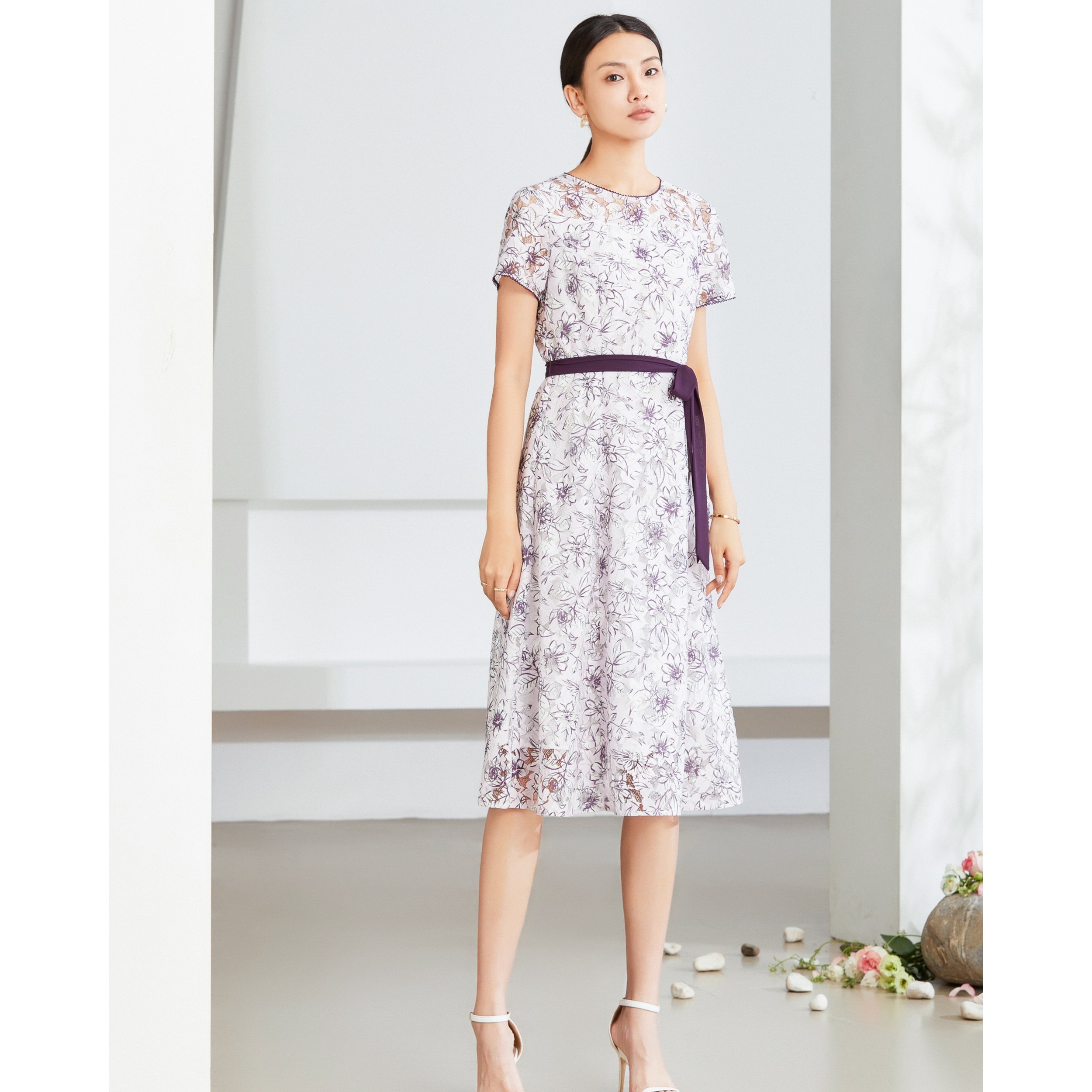 L·W/画而诗春夏法式时尚气质印花显瘦系带遮肉连衣裙LBA65119