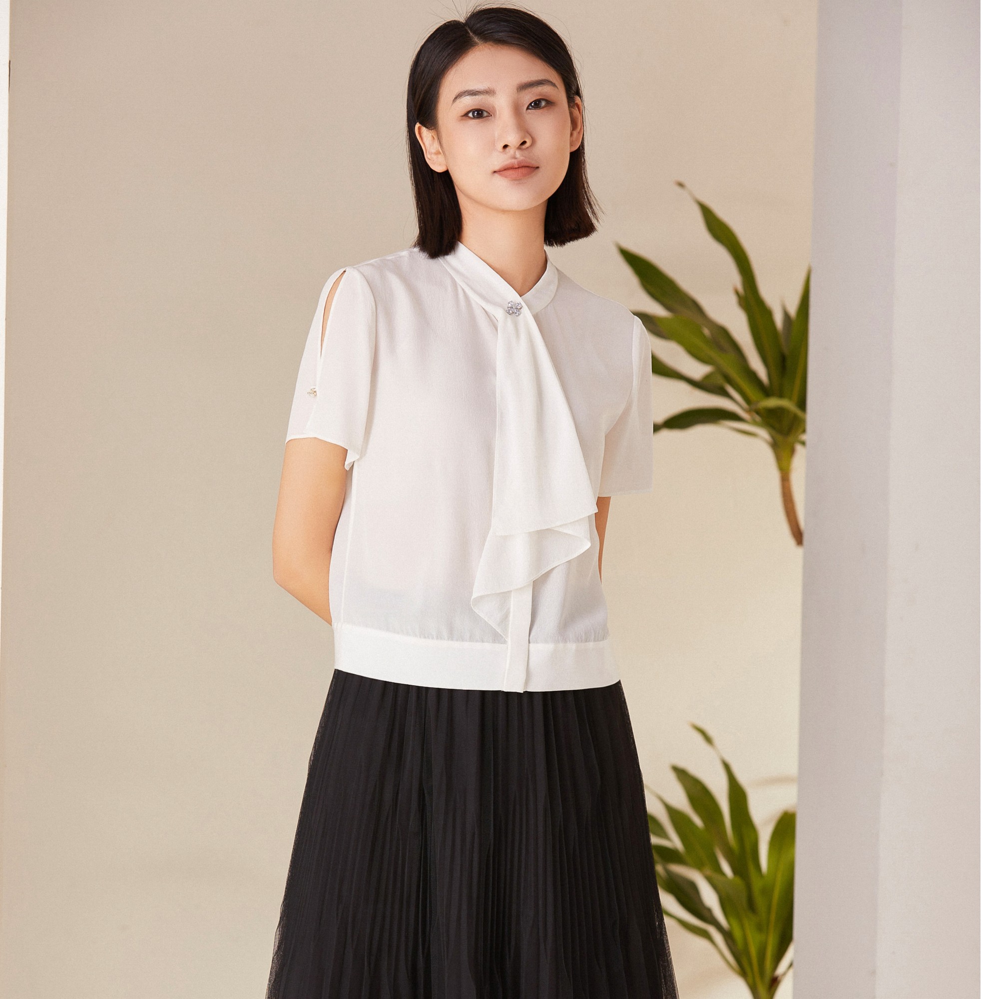 L·W/画而诗夏季新款时尚百搭女士纯色气质女衬衫LBB62047S   