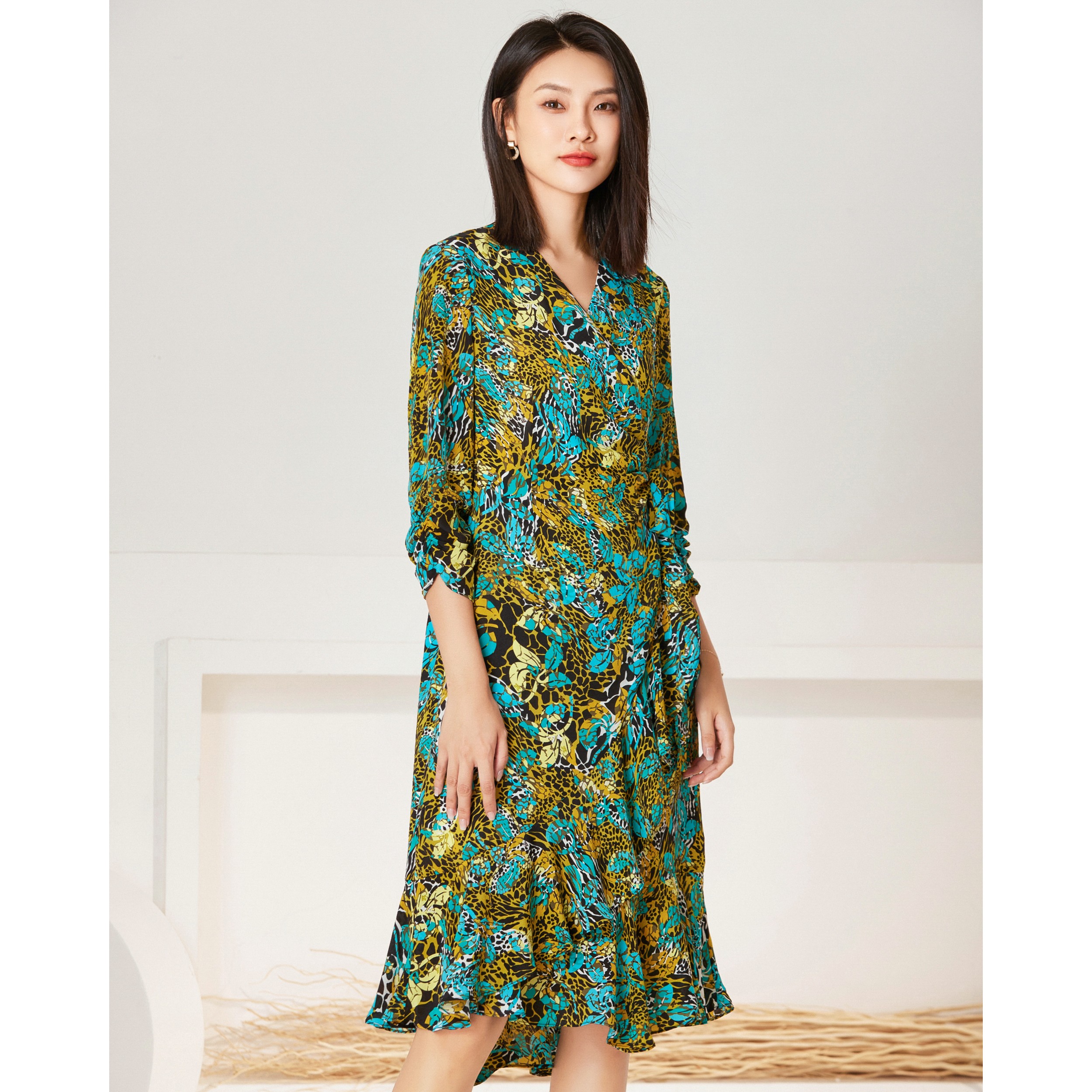 新收腰秋季气质印花优雅长袖时尚碎花连衣裙LBC85019S 