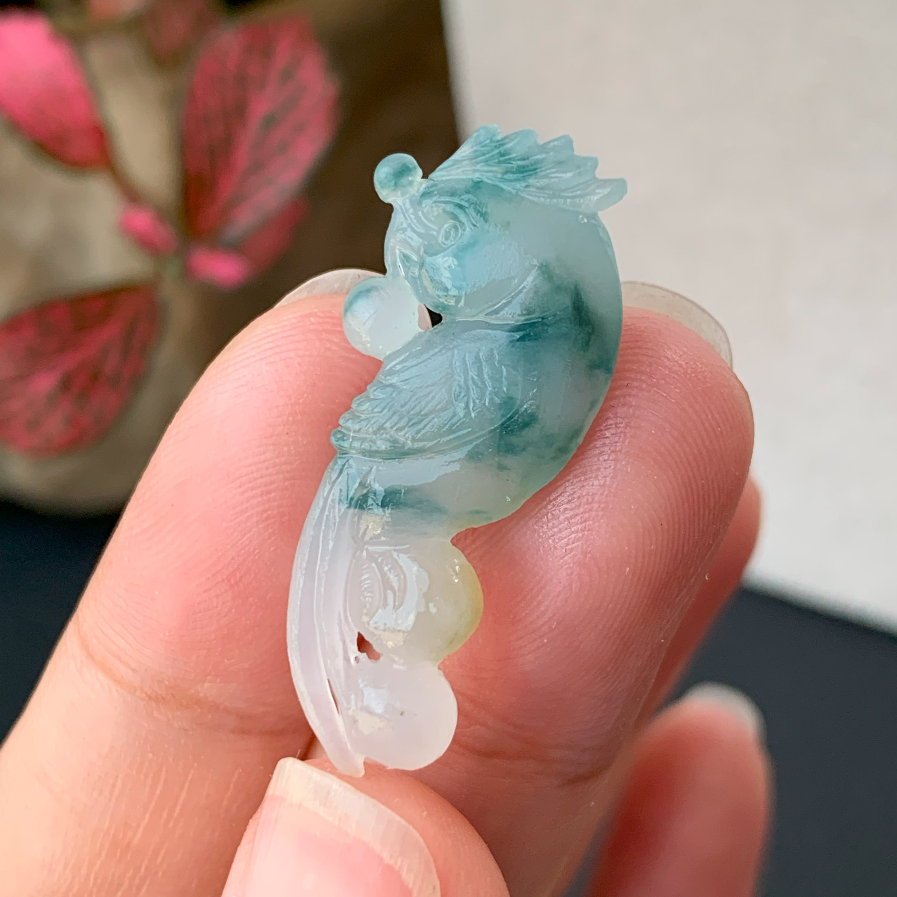 【自然光实拍】清澈 天然翡翠A货飘蓝色小鹦鹉吊坠 定制毛货未抛光