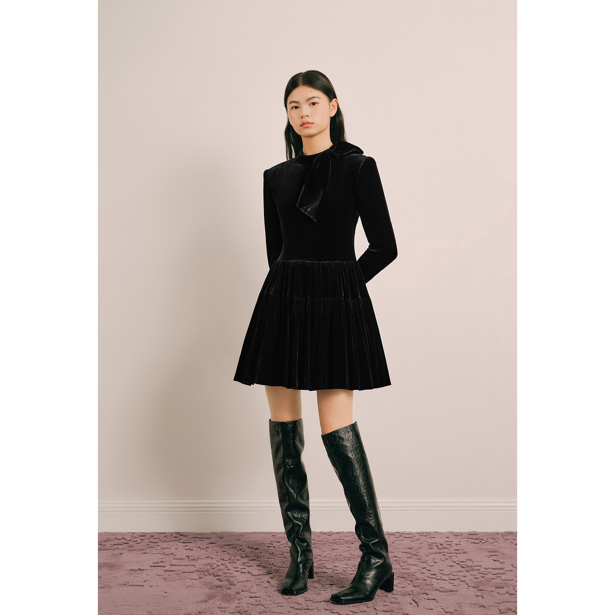 OBBLIGATO奥丽嘉朵蝴蝶结立领丝绒百褶连衣裙1C64505110