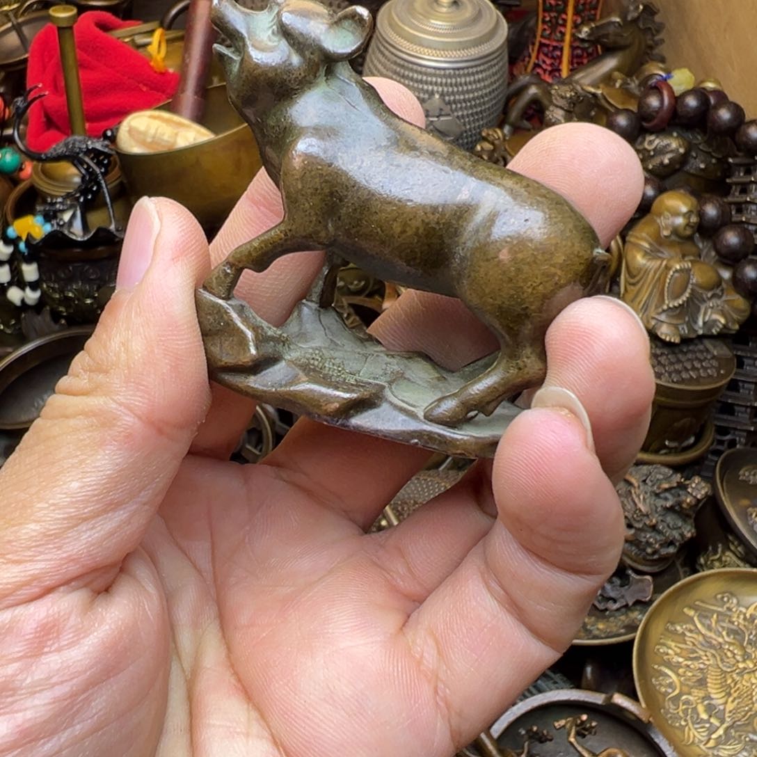 精美铜器办公摆件