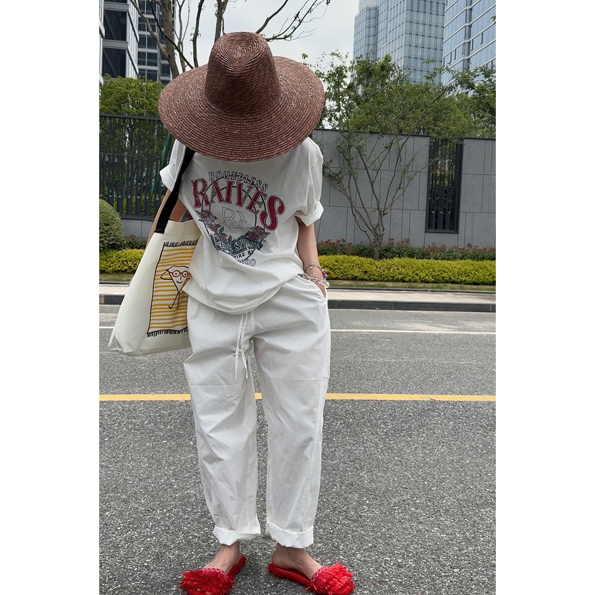 全松紧腰奶牛白裤子 J24K116