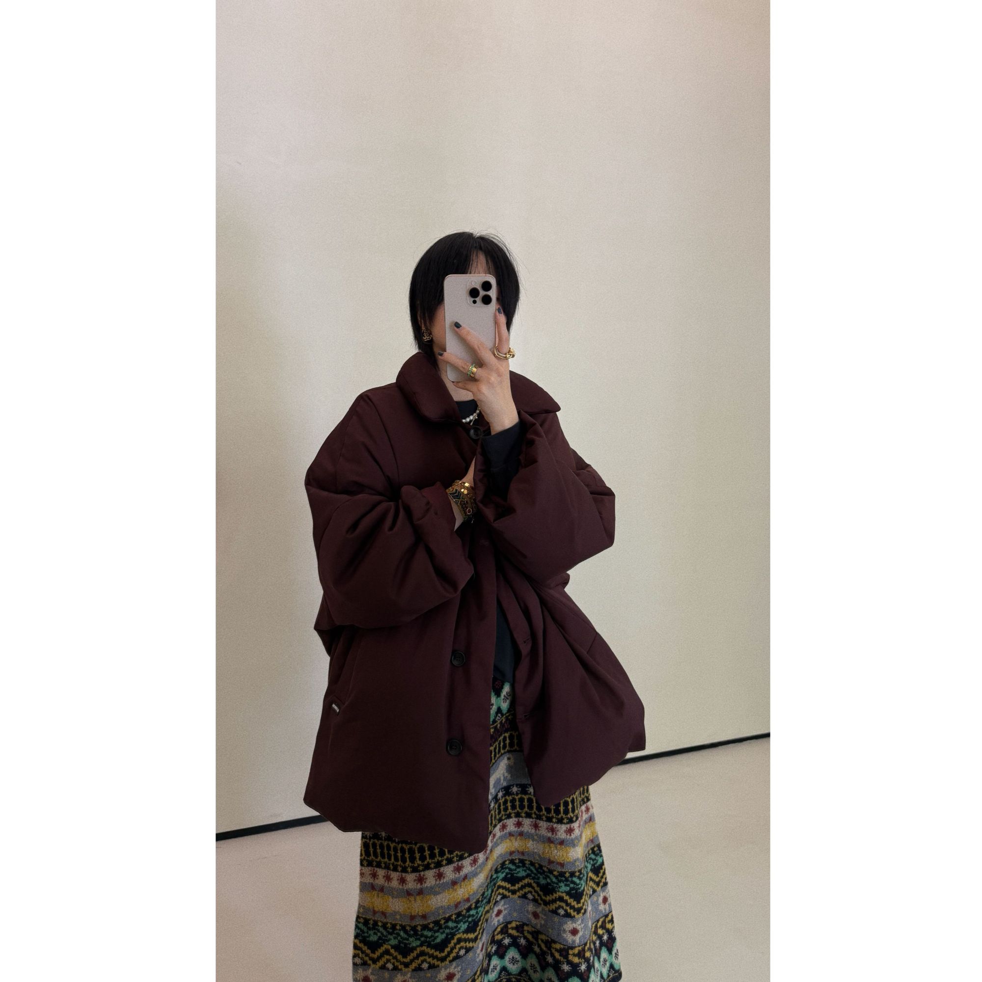 高品暗调安哥拉红羽绒服 J24W464