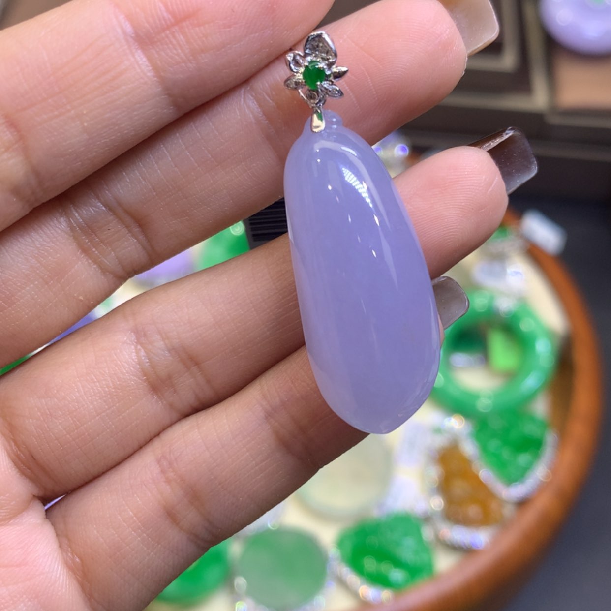 【闪购商品】翡翠颈饰18K金镶嵌宛***&