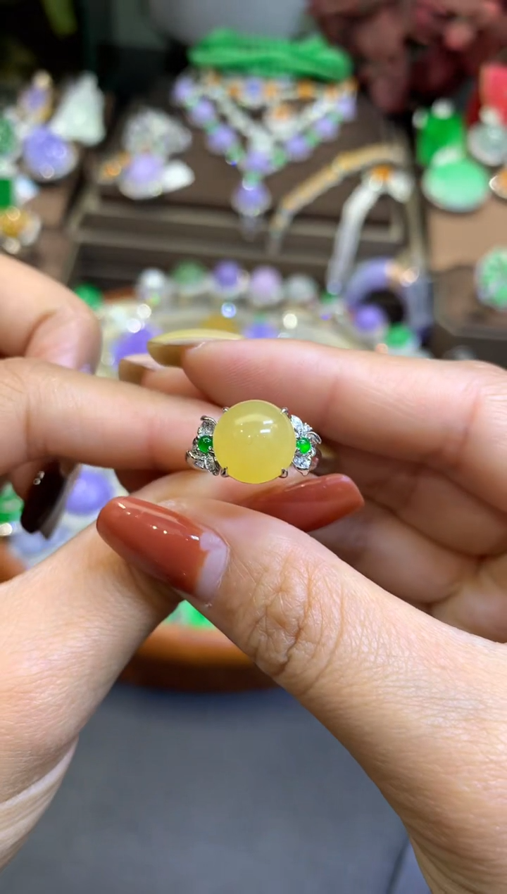 【闪购商品】翡翠颈饰18K金镶嵌吊坠