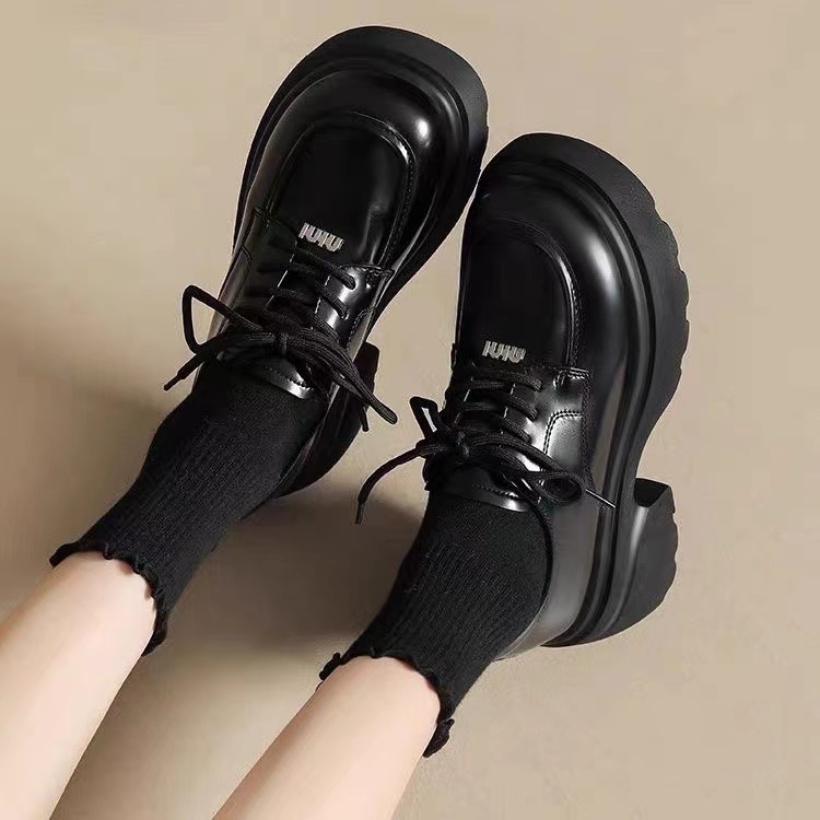 新款秋季英伦风时尚百搭小皮鞋女款复古黑色防滑乐福鞋厚底单鞋