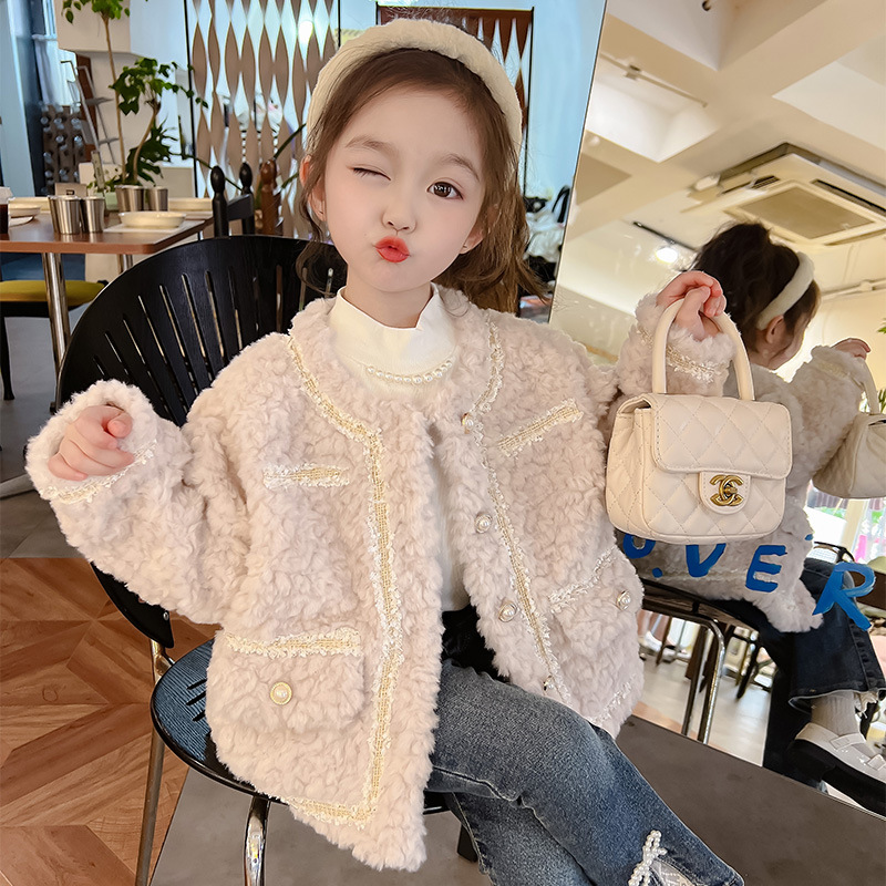 女童秋款外套2023新款女宝宝小香风羊羔绒上衣秋冬装儿童装毛毛衣