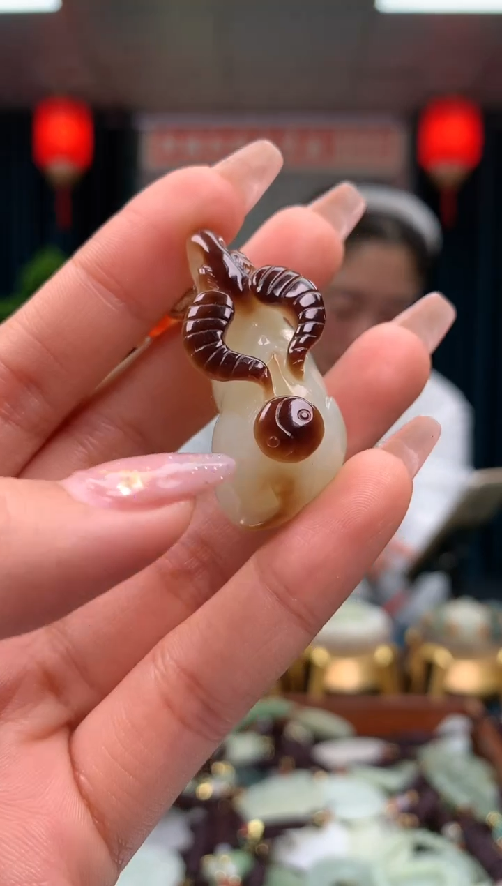 【闪购商品】和田玉颈饰未镶嵌牛时来运转