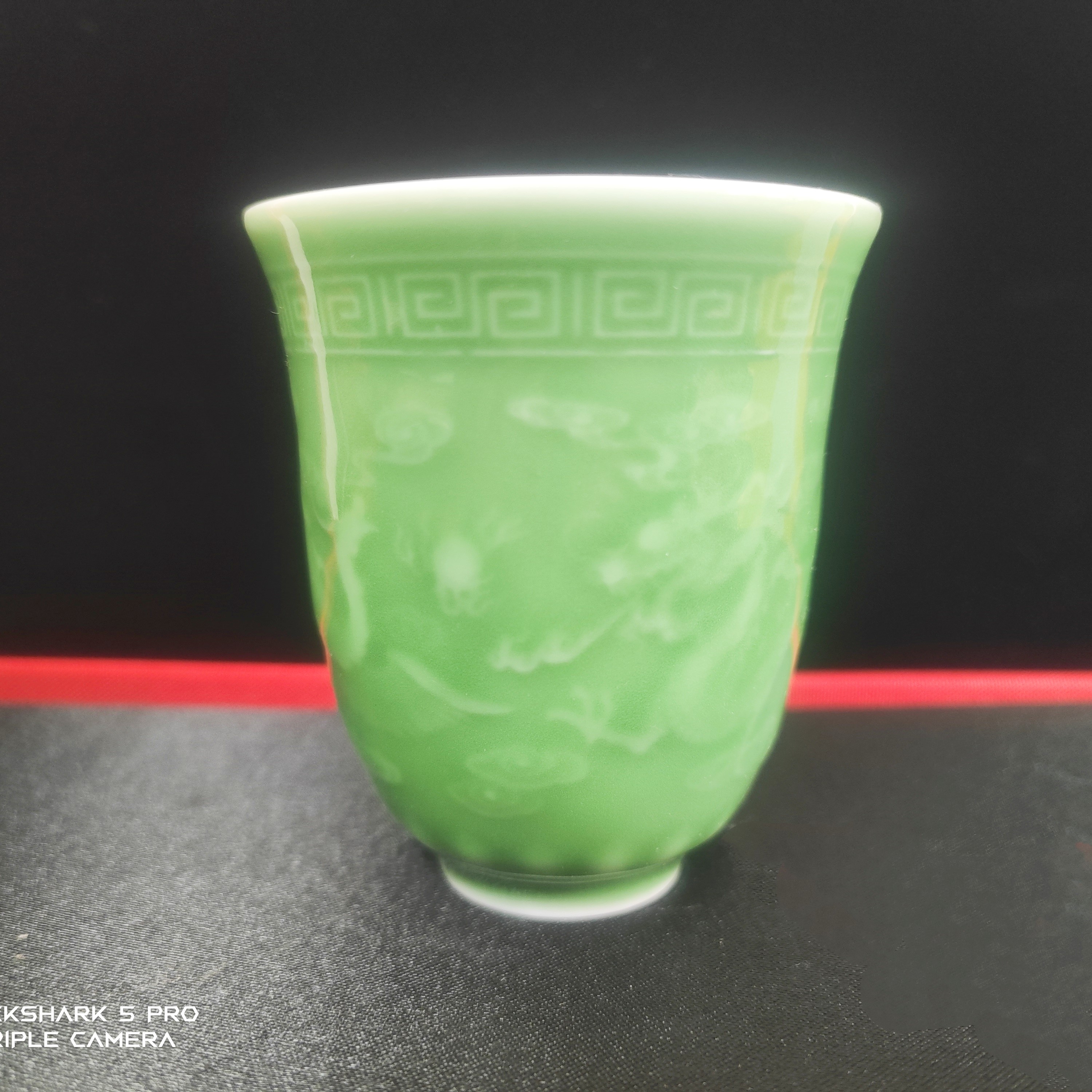 青瓷浮雕茶杯陶瓷