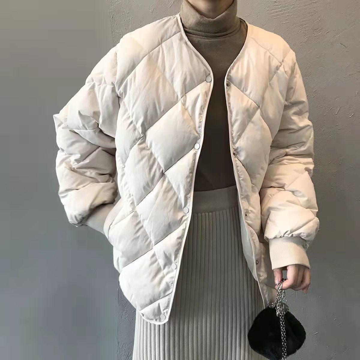 新款菱格羽绒服女冬季2023年新款面包服爆款羽绒服无领羽绒