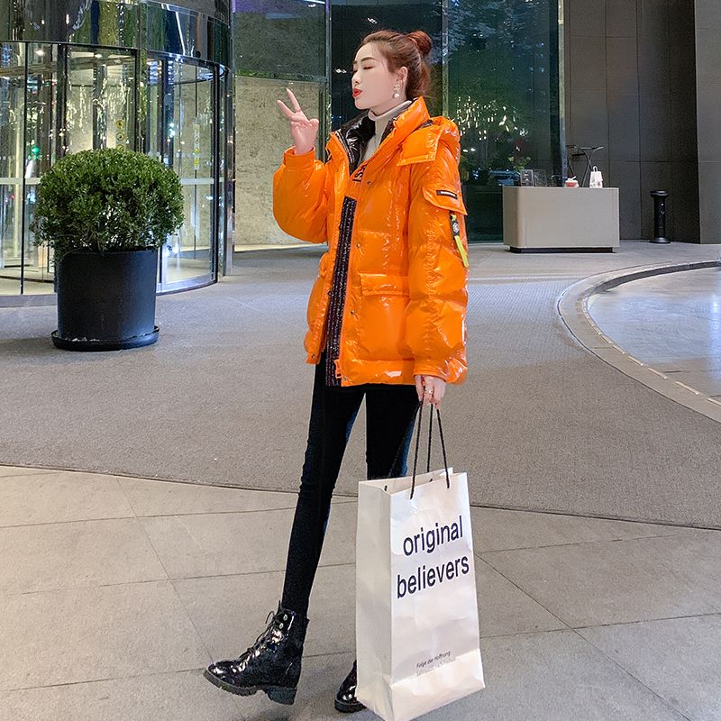 乐乐亮面羽绒服女2023年新款冬季爆款时尚洋气免洗桔色保暖外套