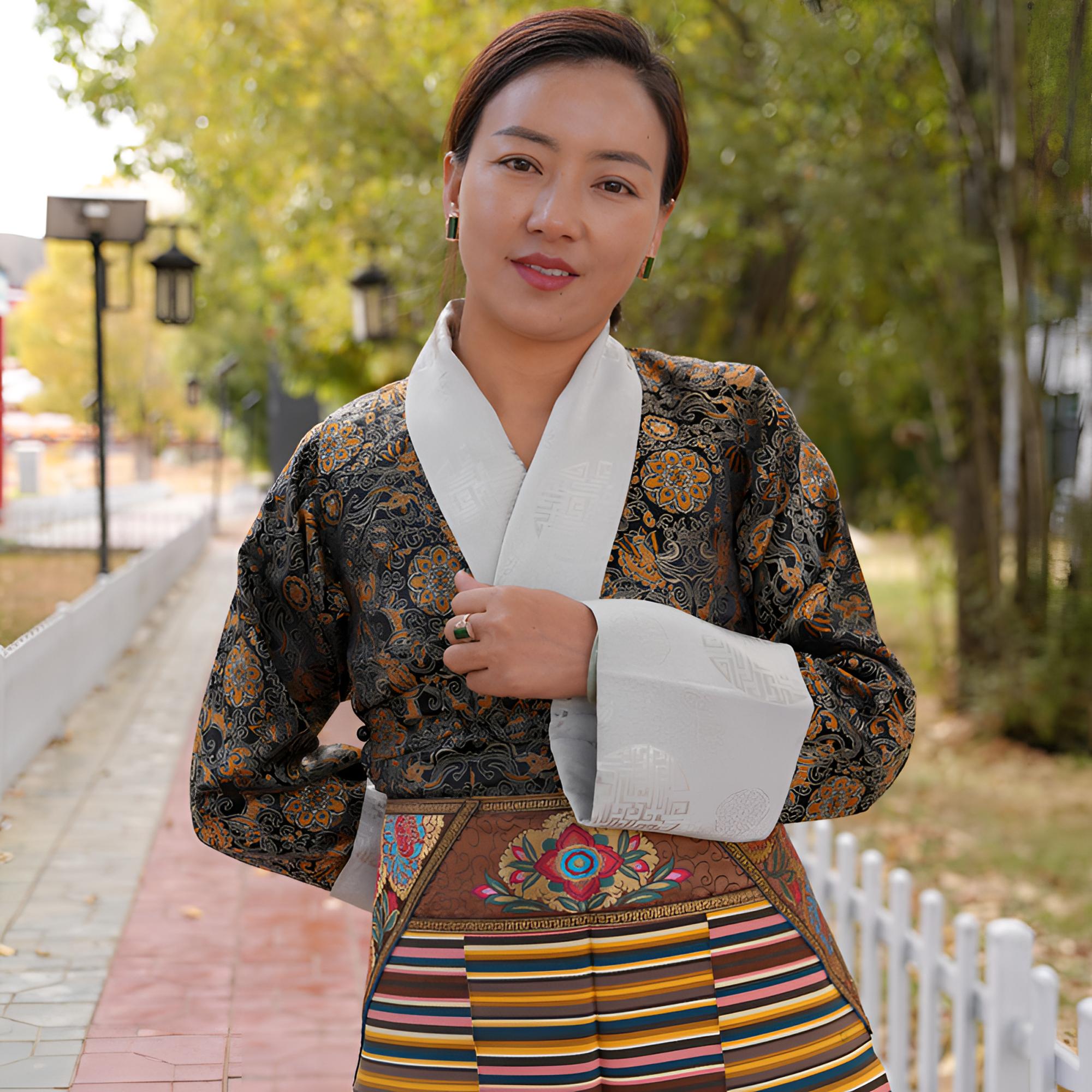 民族服装缎面藏袍拉萨服四季款民族风藏式女款传统好看更美丽