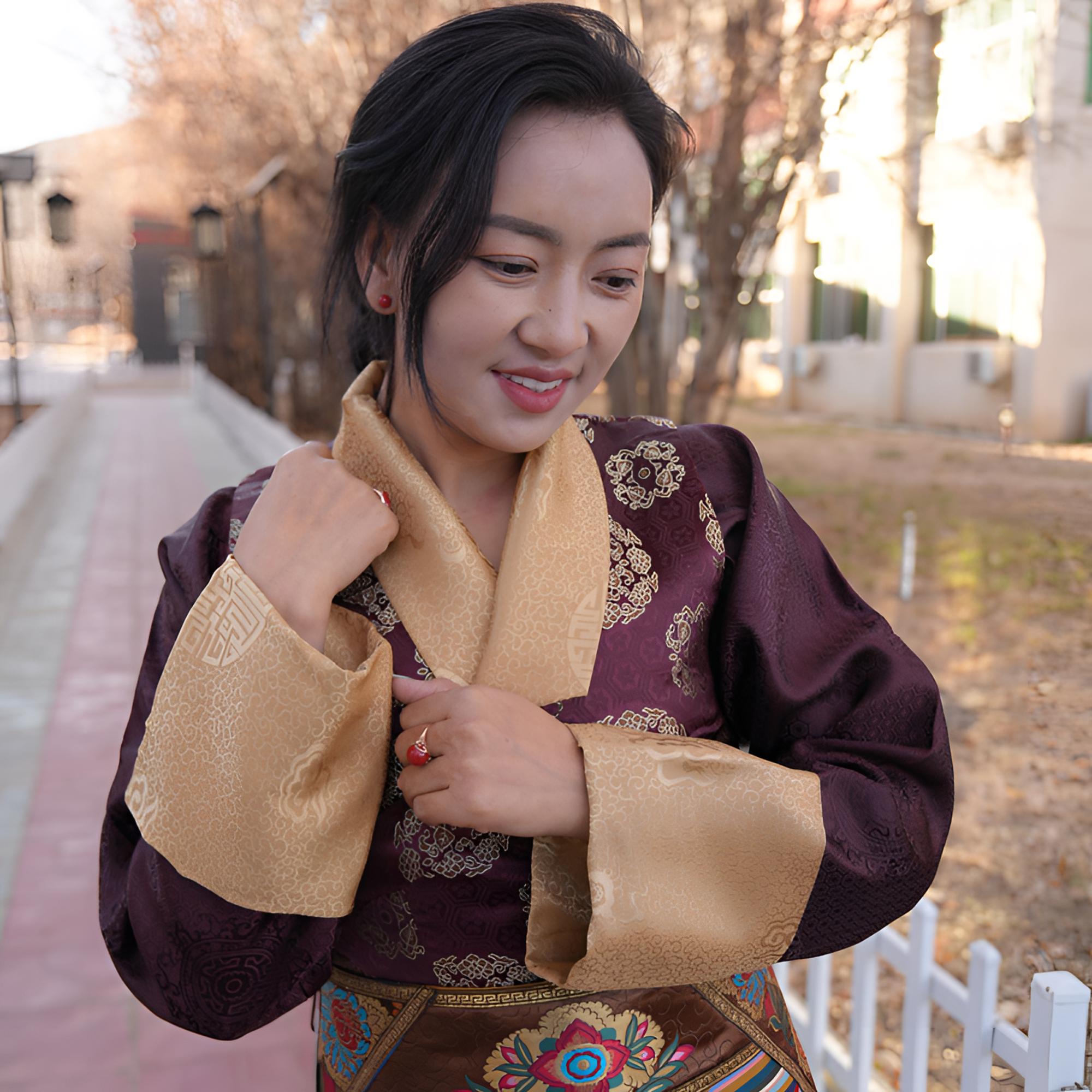 民族服装缎面藏袍拉萨服四季款民族风藏式女款传统好看更美丽