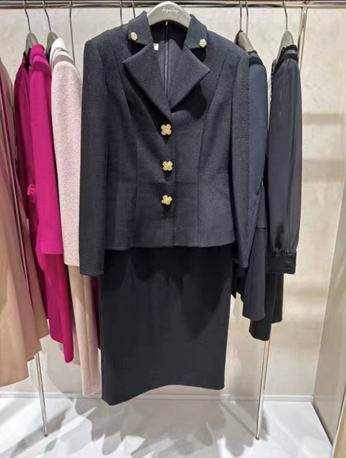 歌中有梦2025年年秋季新款秋冬气质修身西装领假两件黑色连衣裙