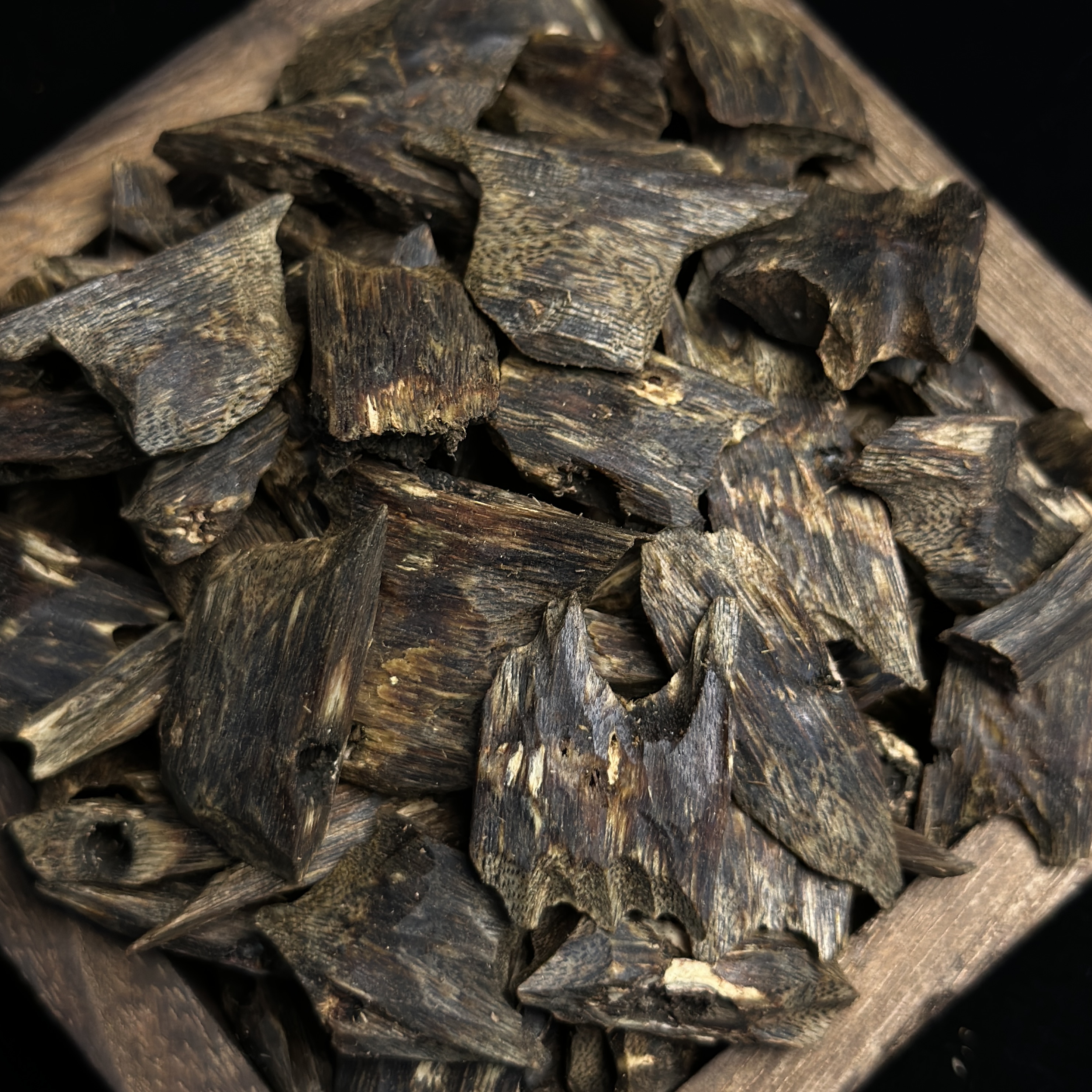 绿奇楠沉香九九沉醇化块料熏香切片切丝（多样性发一份）