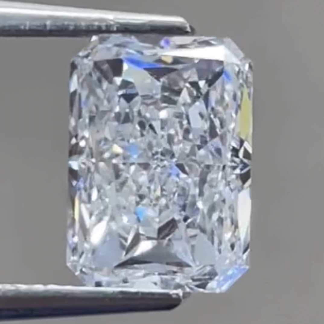 【合成/培育】实验室培育钻石3ct雷迪恩腰