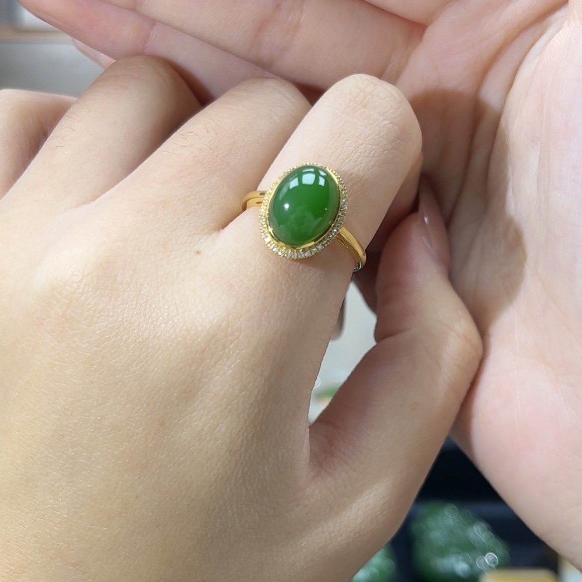 【闪购商品】和田玉碧玉戒指18K金镶嵌?****