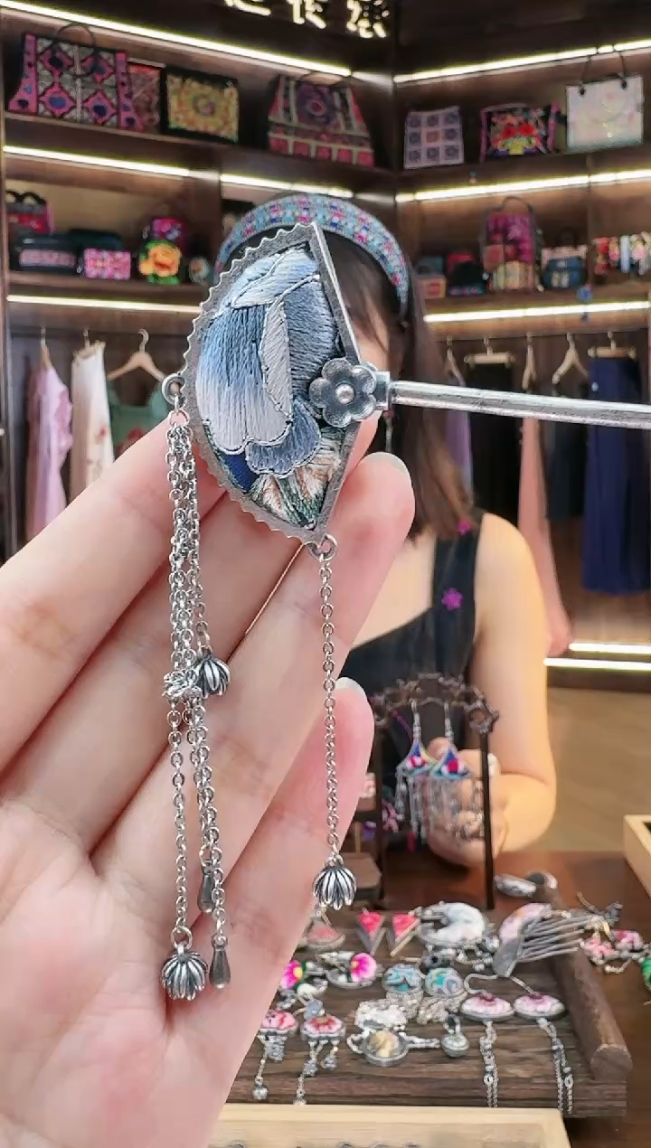 【闪购商品】织绣174编号闪购苗银发簪