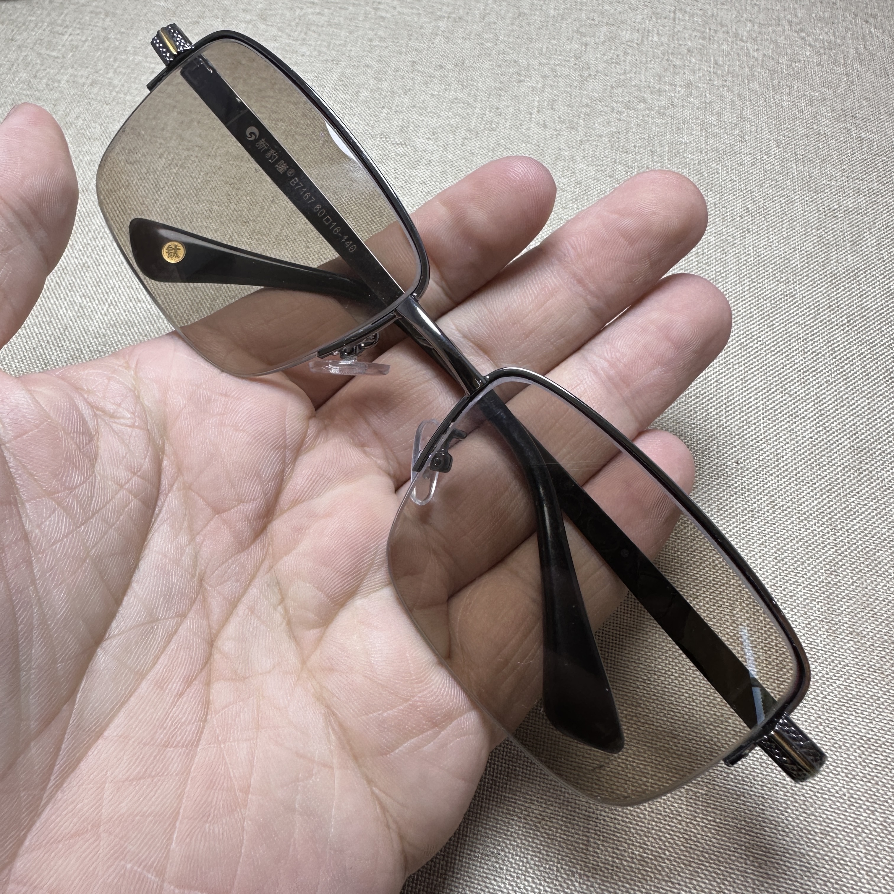 天然水晶石头眼镜半框黑色款茶色纹假一赔万复古石头镜大框黑方框