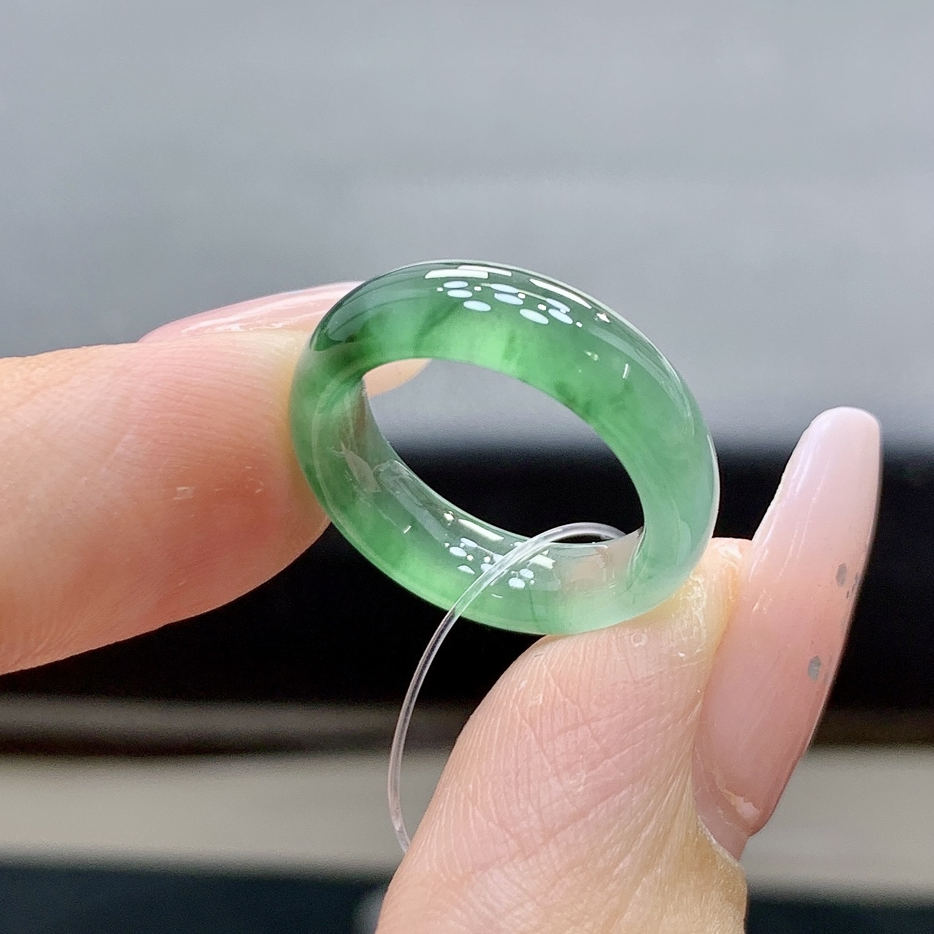 6号冰种冰绿色飘绿小圈口尾戒翡翠戒圈 内径14.1-5.1-3