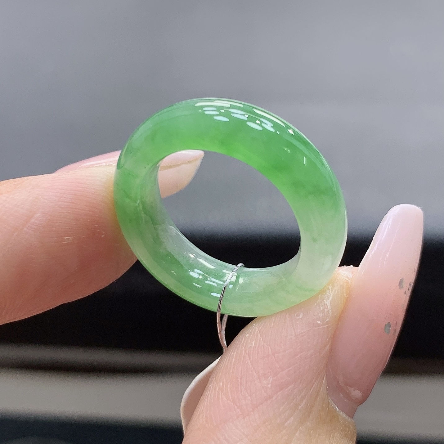 10-11号 芙蓉种飘阳绿色小清新阳绿女翡翠戒圈 内径15.7-5.7-3.8