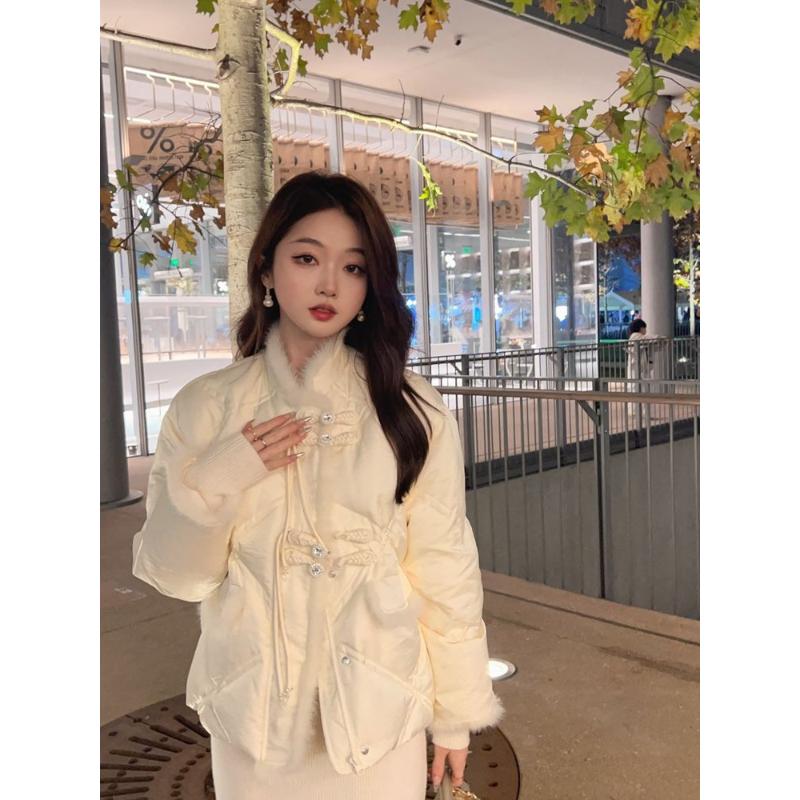 2023新白色短款羽绒服女白鸭绒新中式冬季水貂毛拼接国风盘扣外款