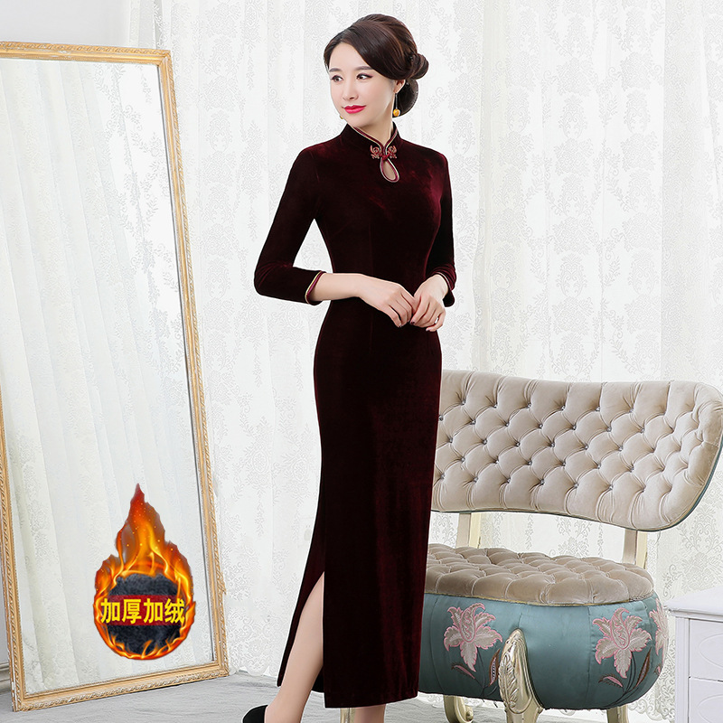 F071加绒加厚丝绒旗袍中老年妈妈装2024秋冬新款长款修身复古改良
